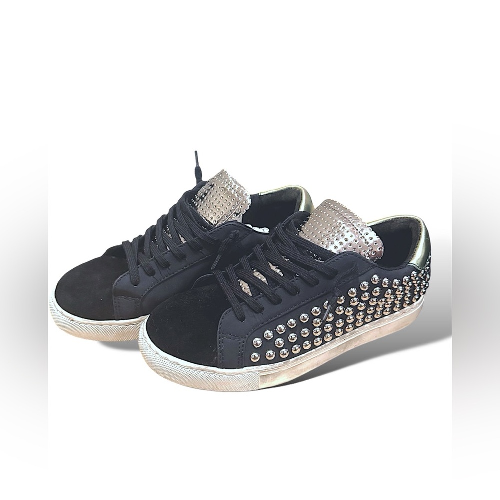 Steven - by Steve Madden Sherpa lined studded sneakers
